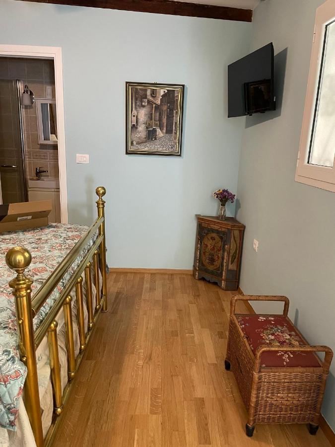 Studio Apartment Sweet Dreams Ровин Екстериор снимка