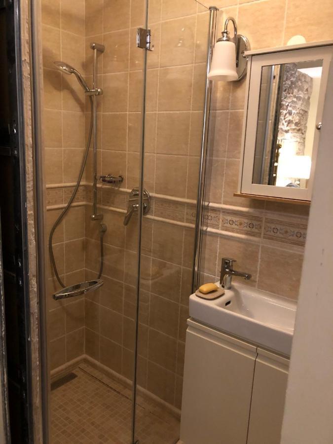 Studio Apartment Sweet Dreams Ровин Екстериор снимка