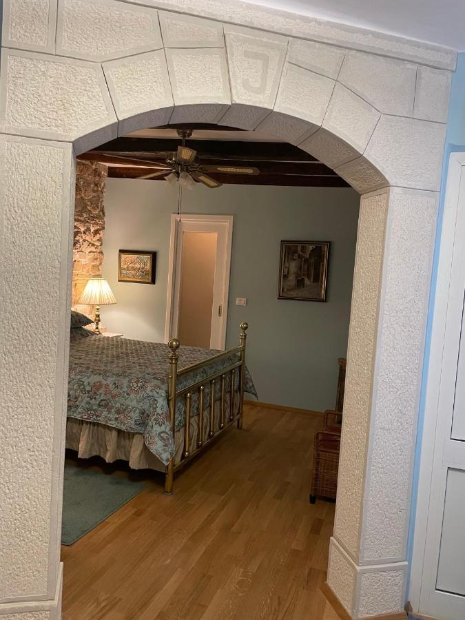 Studio Apartment Sweet Dreams Ровин Екстериор снимка